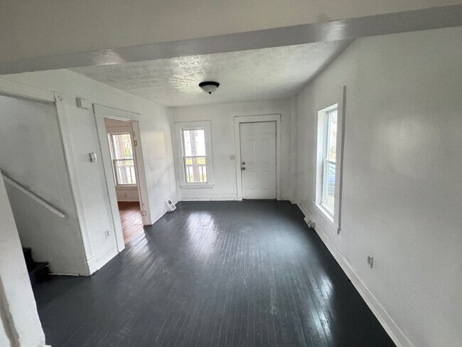 Foto del edificio - Charming 3-Bedroom Property in Prime Location ( SECTION 8 VOUCHERS ACCEPTED)