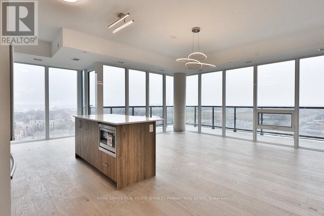 Building Photo - 1035 Southdown Rd