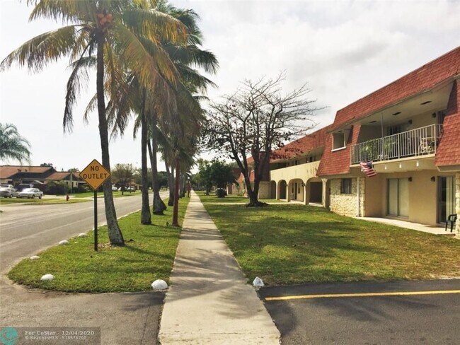 Foto del edificio - 965 Manor Dr