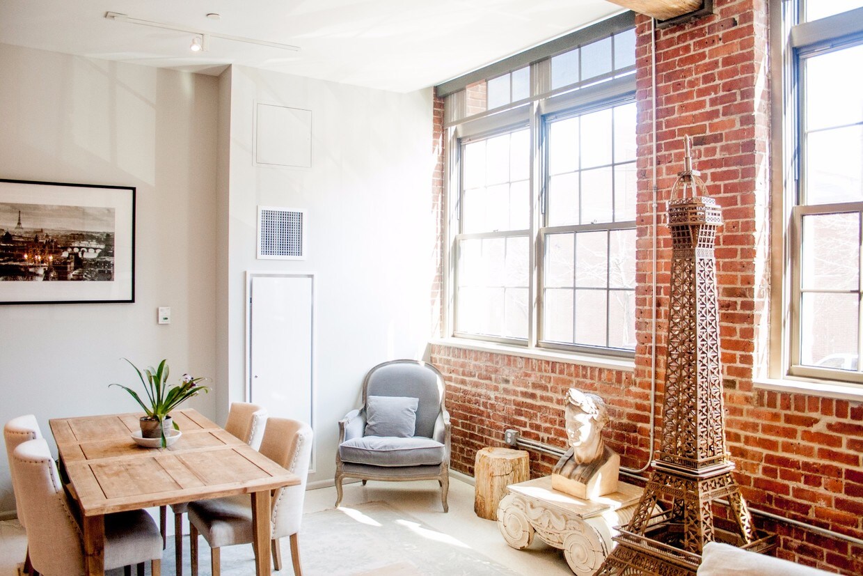 Primary Photo - 275 Medford St