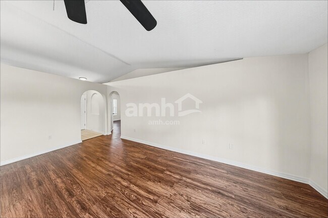 Foto del edificio - 520 Brown Bear Way