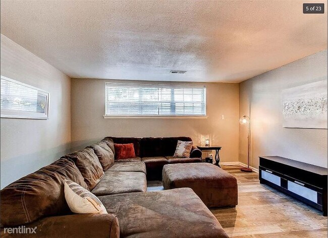 Building Photo - 2 br, 2 bath Townhome - 6601 Bangor Ave