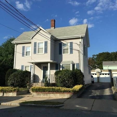 Primary Photo - 122 Hawthorn St
