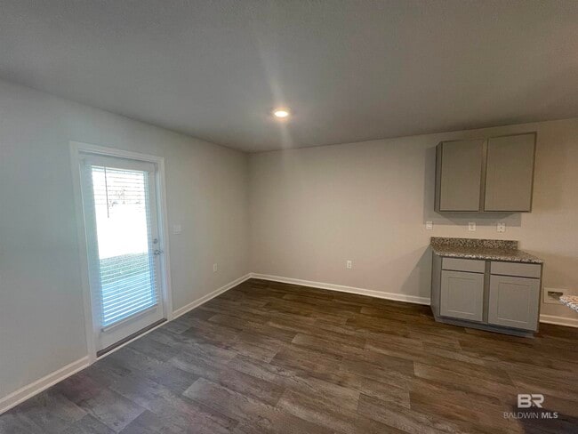 Building Photo - 14945 Forsythia Lp