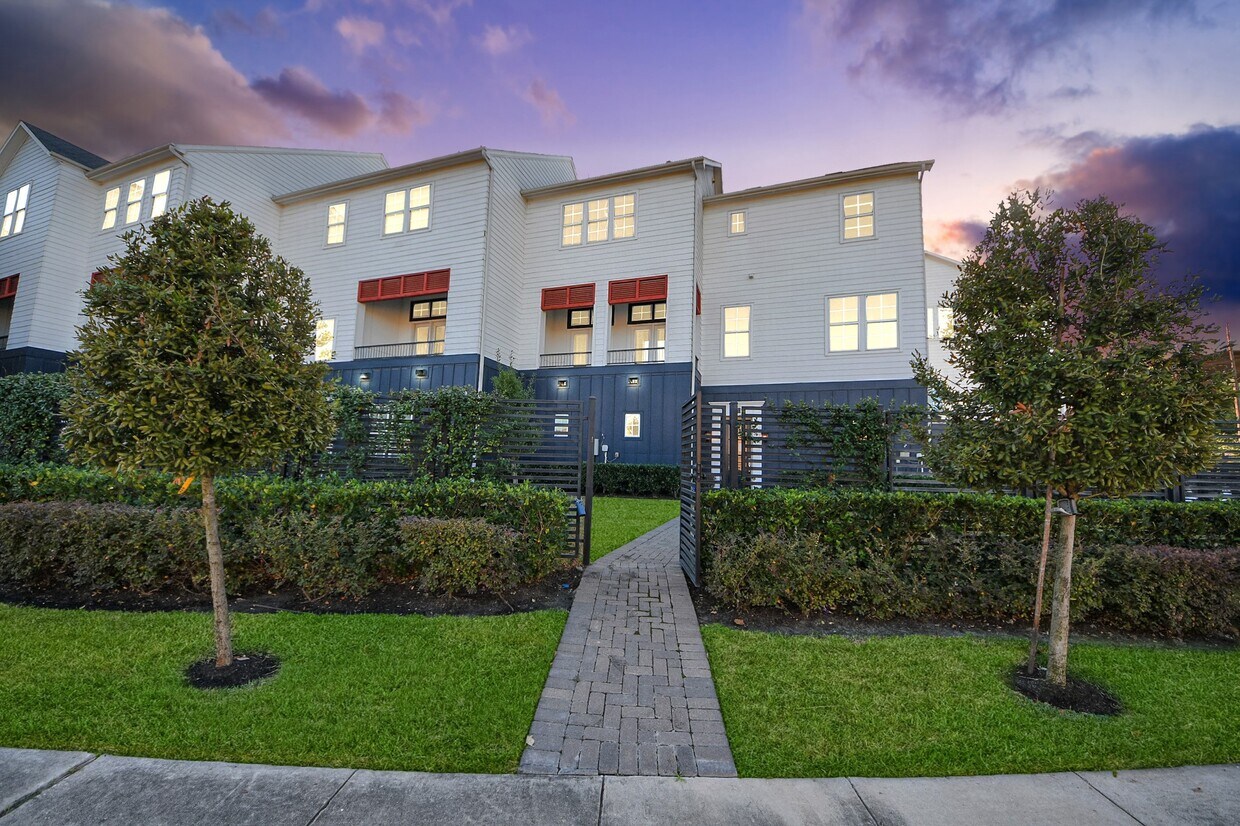 Foto principal - 826 Cage St