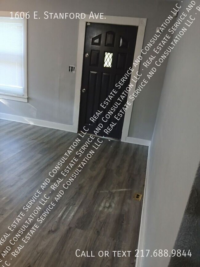 Foto del edificio - 1606 E Stanford Ave