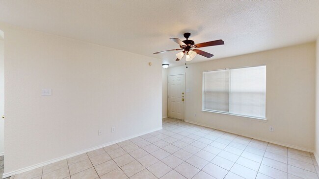 Building Photo - 2 WEEKS FREE, PRICE IMPROVEMENT $795 IN A ...