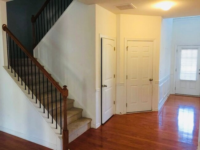 Building Photo - 574 Walkers Ln