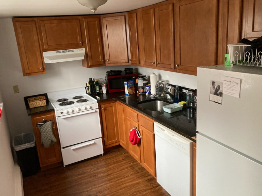 Primary Photo - 61 Selkirk Rd
