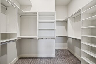 Building Photo - 7041 Hayes Horizon