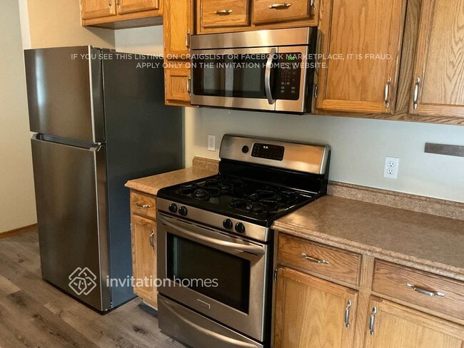 Foto del edificio - 614 Centennial Dr