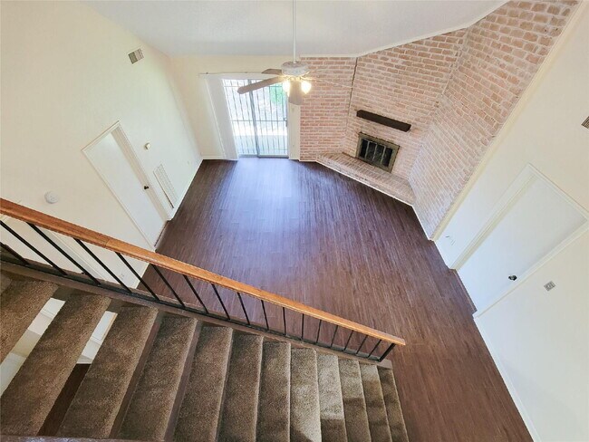 Foto del edificio - "Charming 3-Bed, 2-Bath Gem in Missouri City - Your Ideal Home Awaits!"