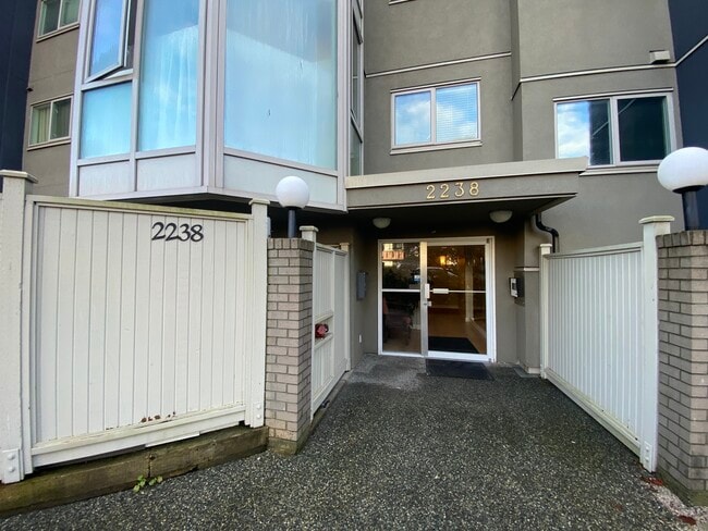 Building Photo - 2238 Eton St
