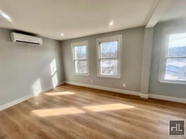 Foto del edificio - 207 Woodland Ave