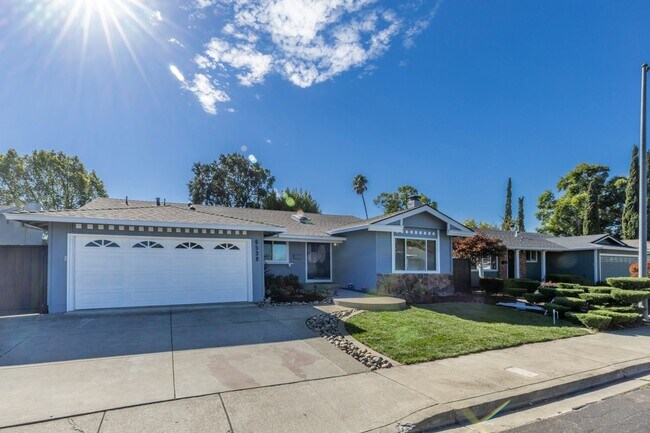 Building Photo - 6538 Inglewood Drive