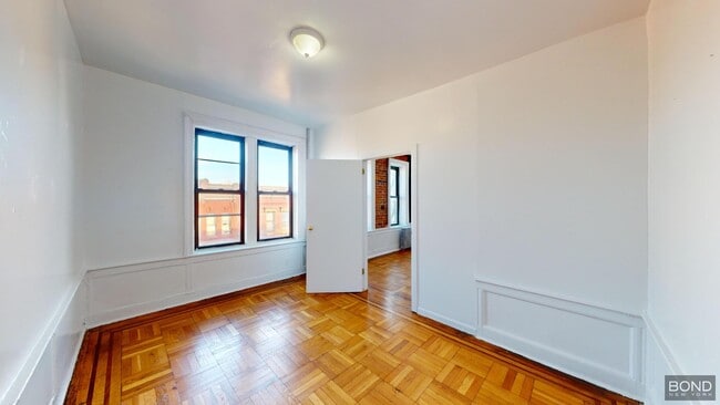 Building Photo - 319 Hooper St