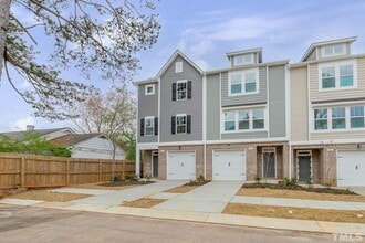 Building Photo - 806 Rosefield Dr