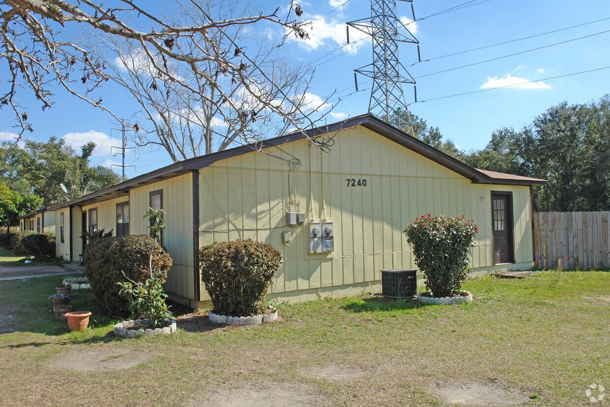 7240 Hilburn Rd, Pensacola, FL 32504 Apartments in Pensacola, FL