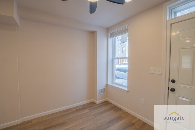 Foto del edificio - 1911 Eastern Ave