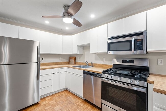 Building Photo - 1216 Vfw Pky