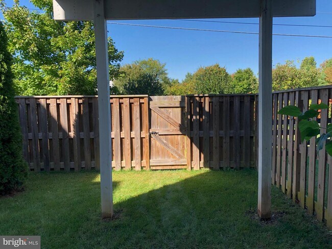 Building Photo - 43310 Novi Terrace