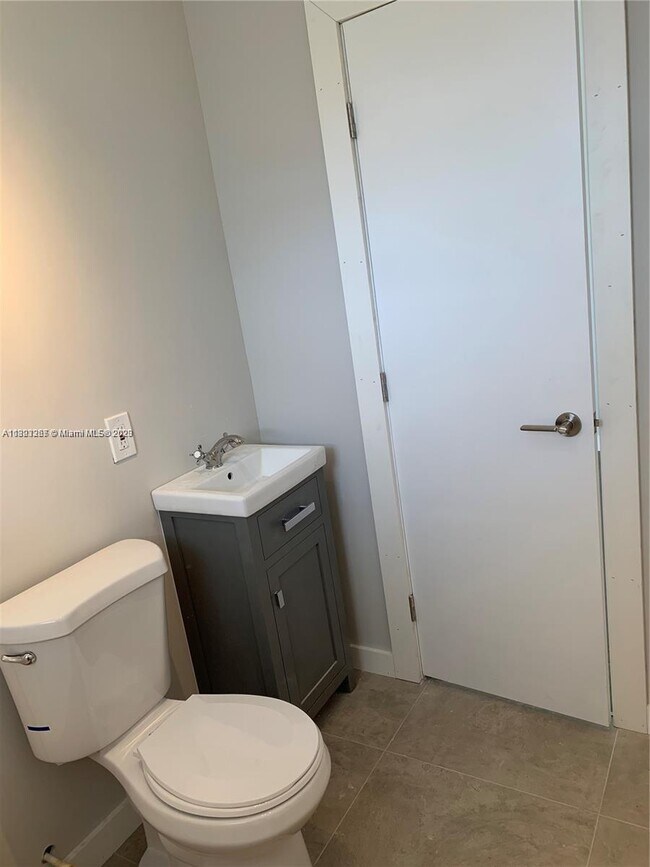 Foto del edificio - 2932 NW 16th Ave