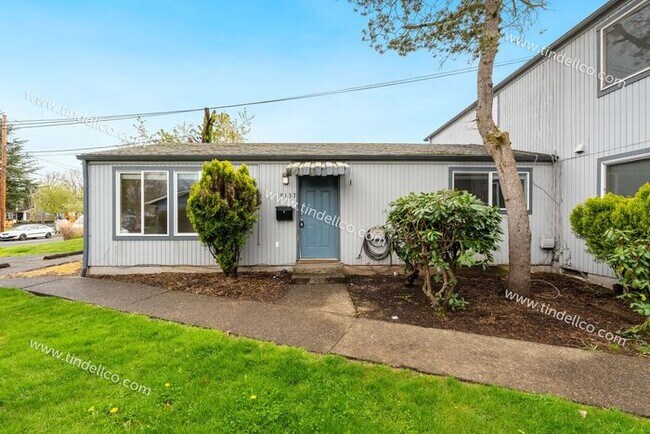 Foto del edificio - Updated 2BR w/ Utilities & Parking Include...
