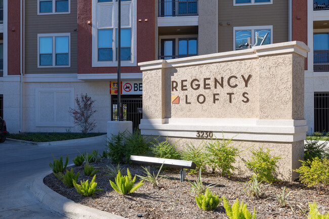 Building Photo - Regency Lofts