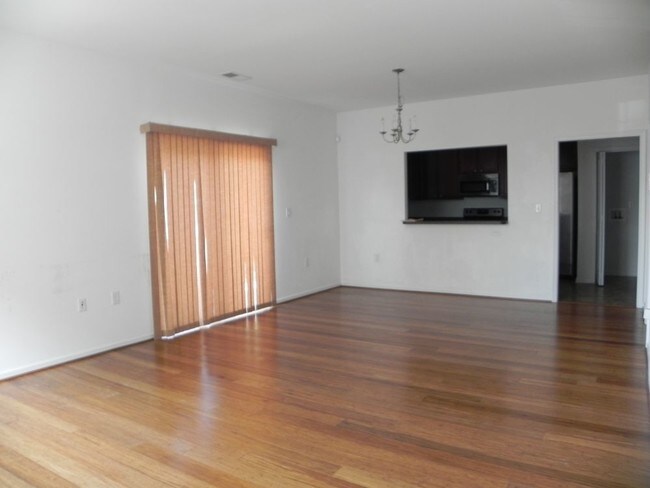 Foto del edificio - 4343 Farringdon Way