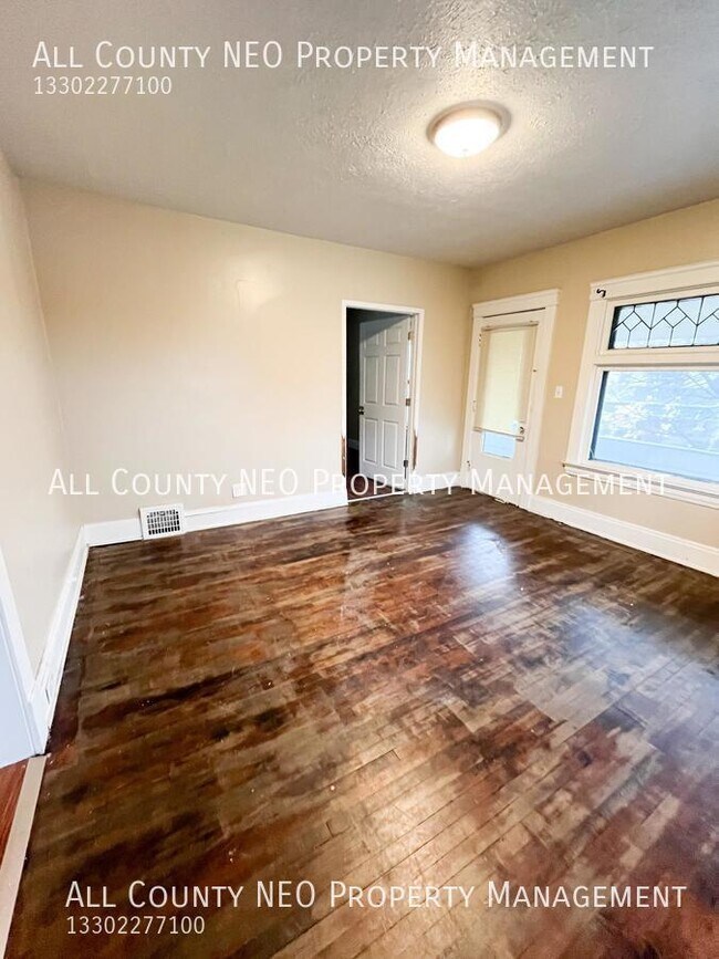 Foto del edificio - 4026 E 52nd St