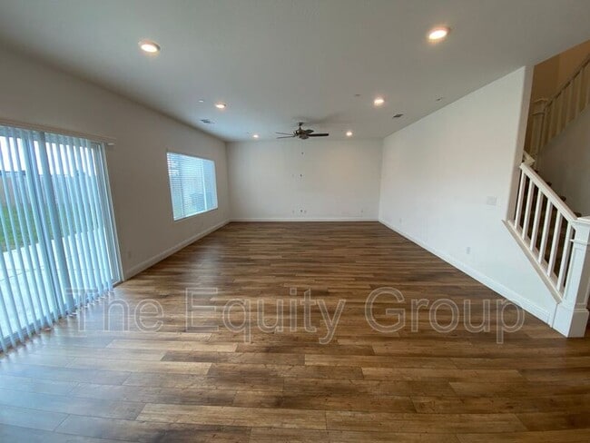 Foto del edificio - 225 W Tyler Ave