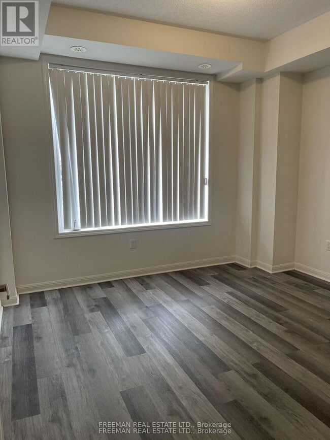 Building Photo - 3135 Boxford Cres