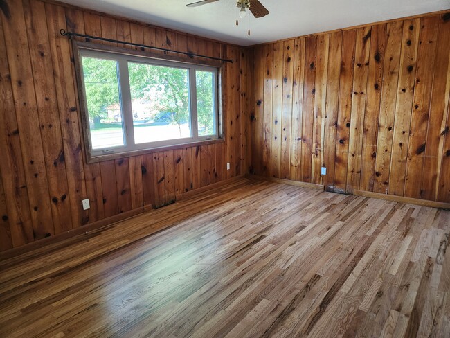 Foto del edificio - 312 E 3rd St