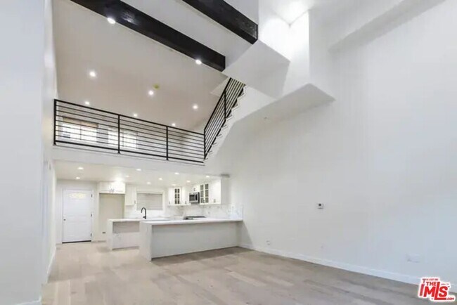 Foto del edificio - 5019 W Maplewood Ave