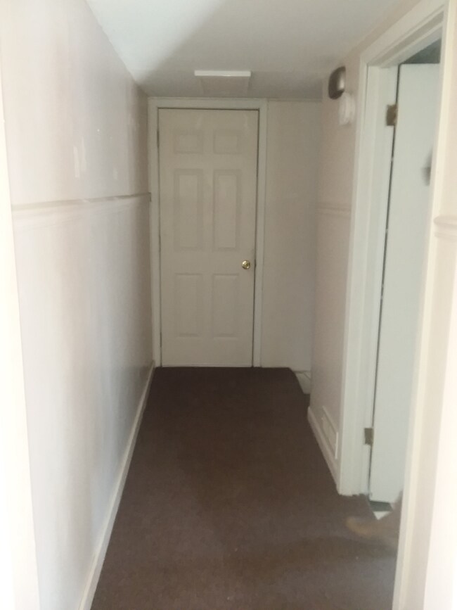 Building Photo - 603 5th Ave E