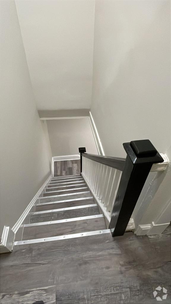 Building Photo - 3026 Clifton Park Terrace