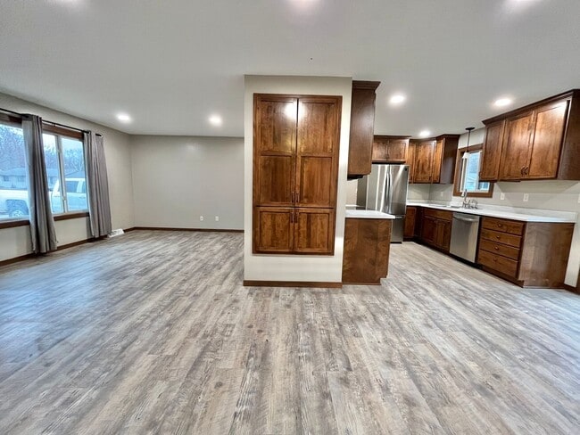 Building Photo - Updated 4 Bed/2 Bath East Side Ranch Home for Rent!!