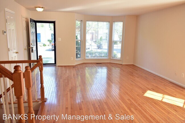 Building Photo - 17519 Isle Royale Terrace