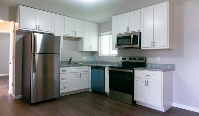 Building Photo - 3270 Bayshore Pky