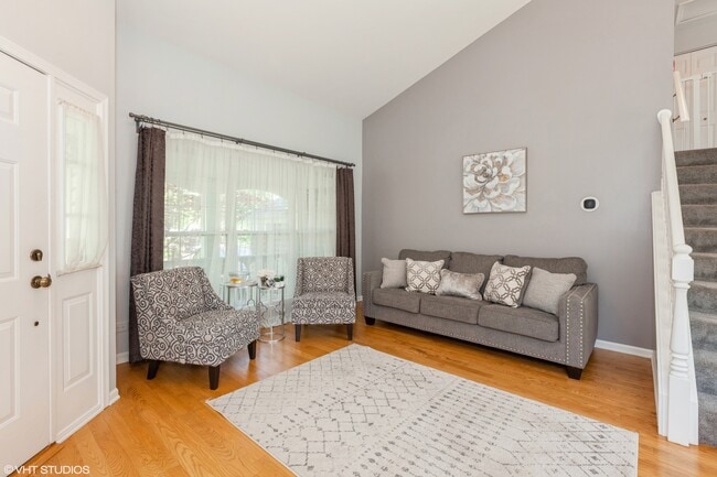 Foto del edificio - 724 Wildflower Cir