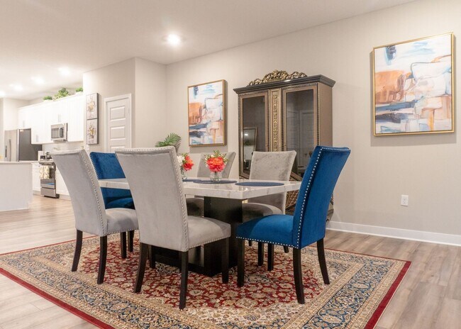 Foto del edificio - Luxurious 4BR Townhome in Carmel