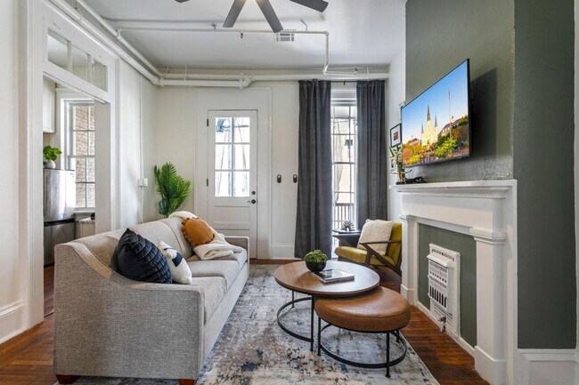 Foto del edificio - 715 St Charles Ave