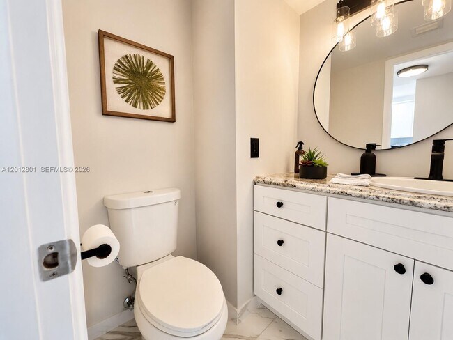 Foto del edificio - 2851 NE 183rd St