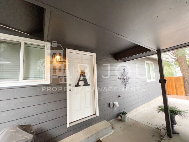 Building Photo - 842 E. Cimarron St