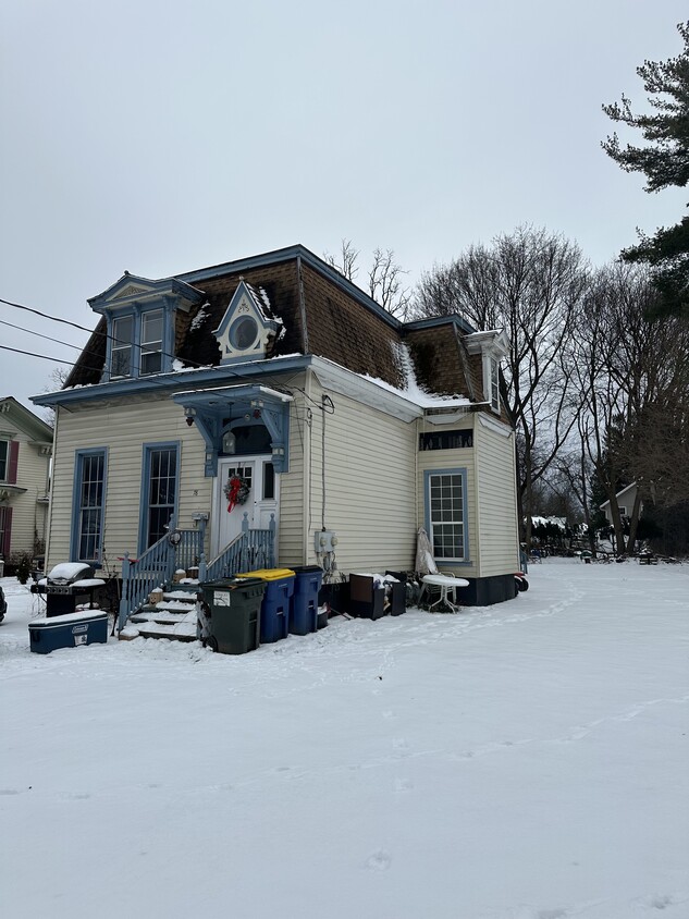 Primary Photo - 78 W Main St