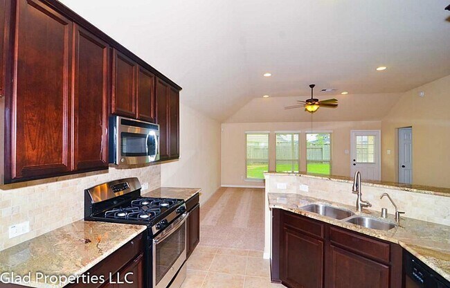 Foto del edificio - 16911 Ranger Ridge Dr