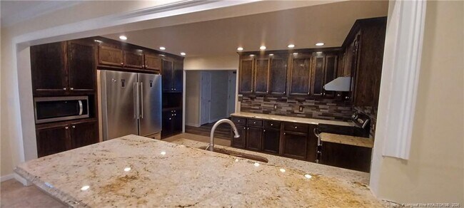 Foto del edificio - 211 Sheffield Ct