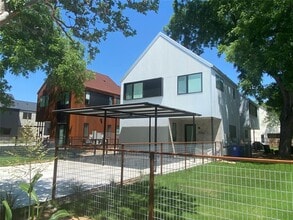 Building Photo - 913 Tillery St