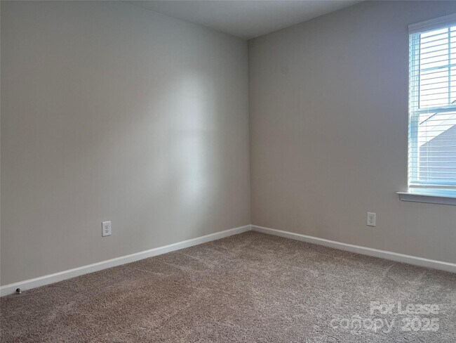 Foto del edificio - 108 Keats Aly