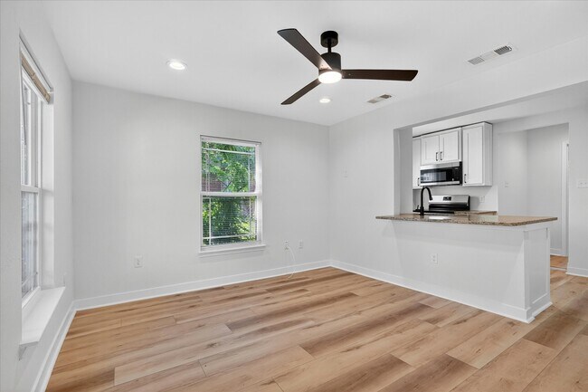 Foto del edificio - 5616 Wellesley Ave